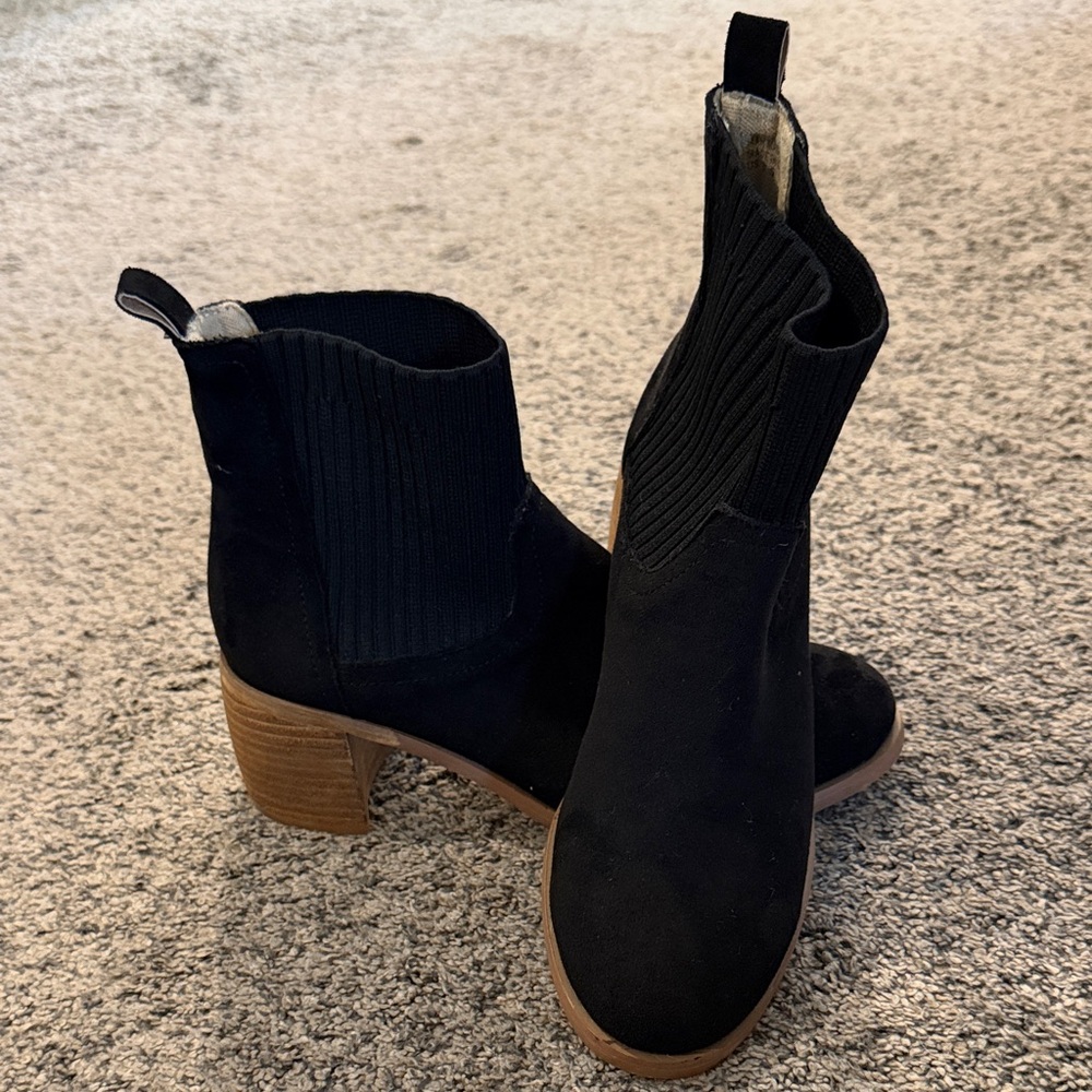 Classic Black Chelsea Ankle Booties with Stacked Heel